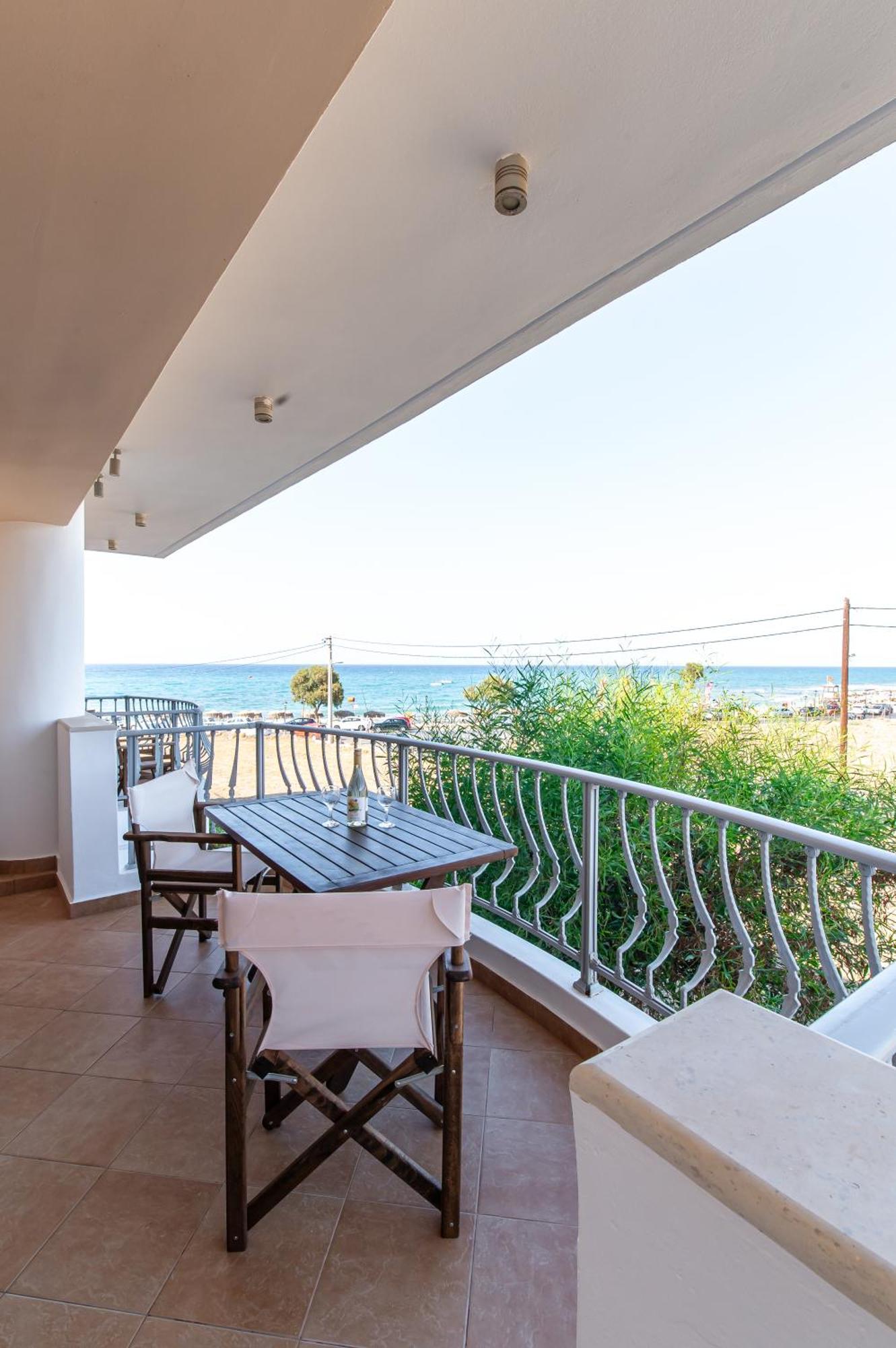 Kahlua Bay Apartments Hersonissos  Bagian luar foto